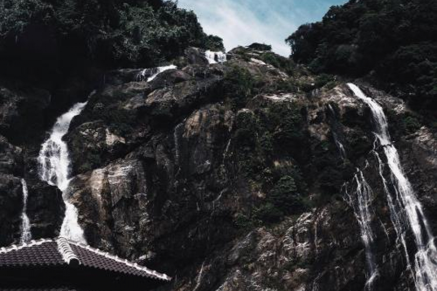 Trốn nắng hè cùng thác Trắng – Minh Long