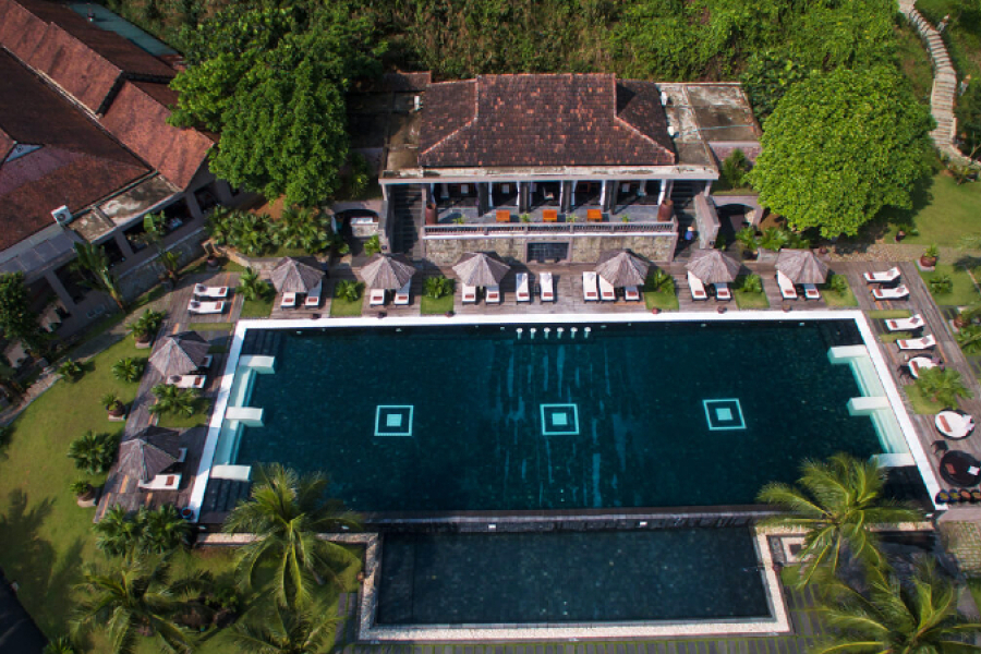 Khu nghỉ dưỡng 5 sao siêu đẹp , view đẹp cứ ngỡ Maldives ở giữa lòng phố Huế